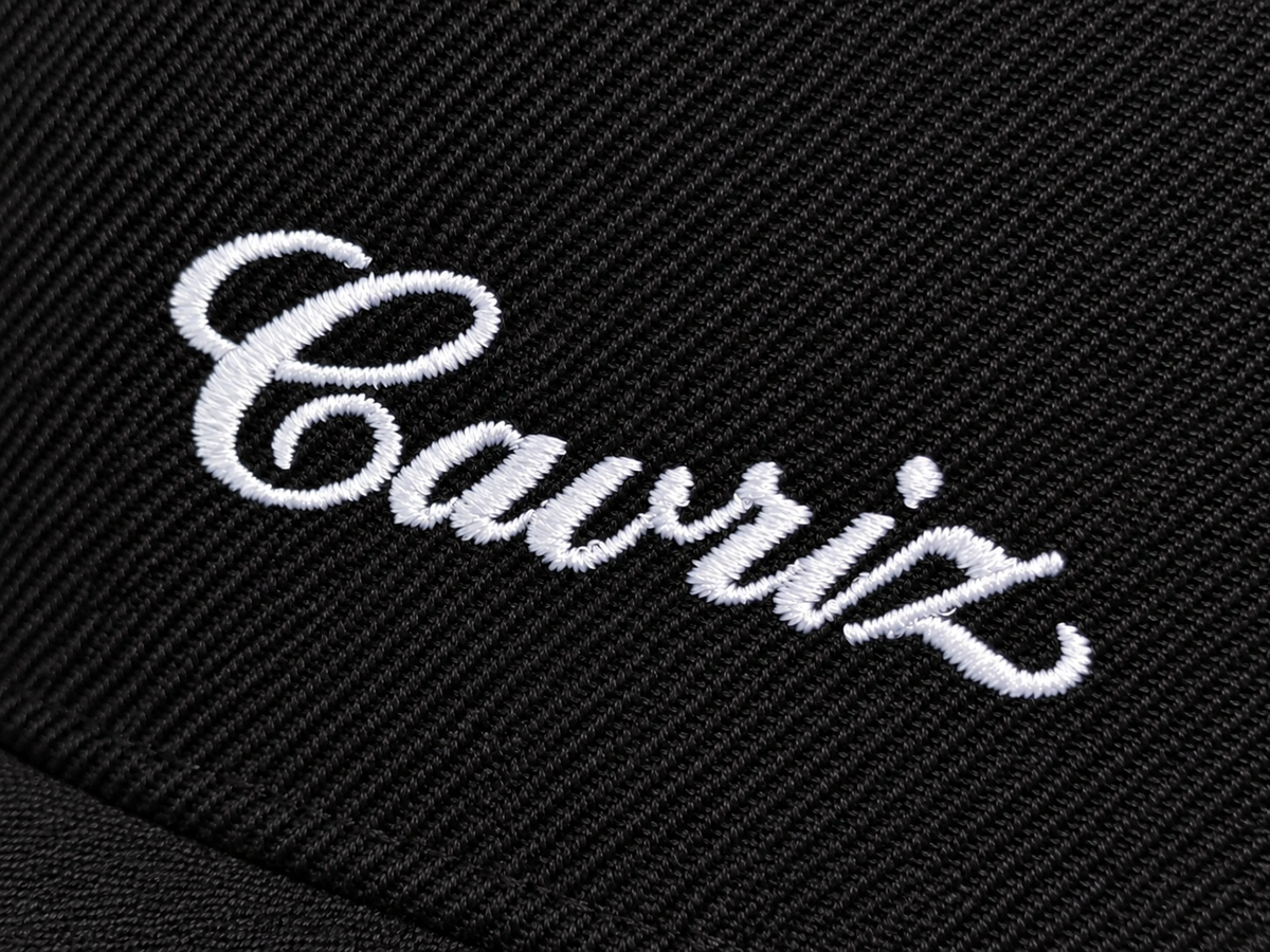 SCRIPT EMBROIDERED SNAPBACK  [BLACK]